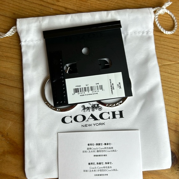 Coach - Picture 3 of 3